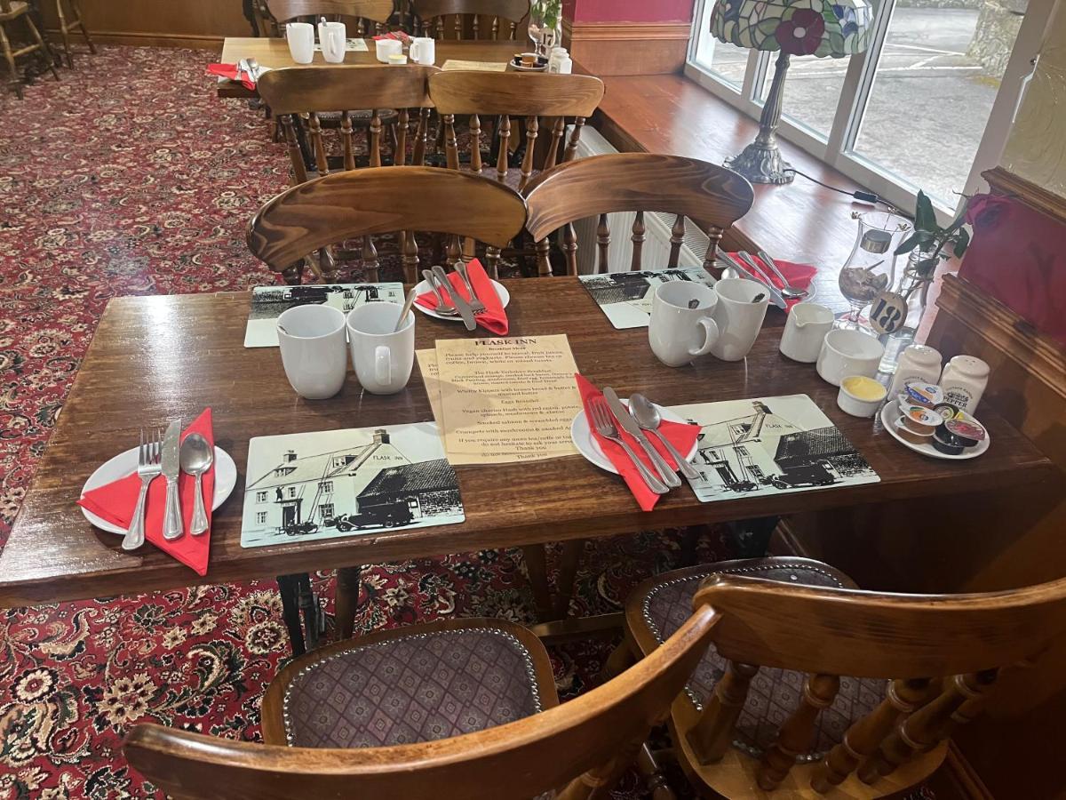 The Flask Inn Robin Hood's Bay Extérieur photo